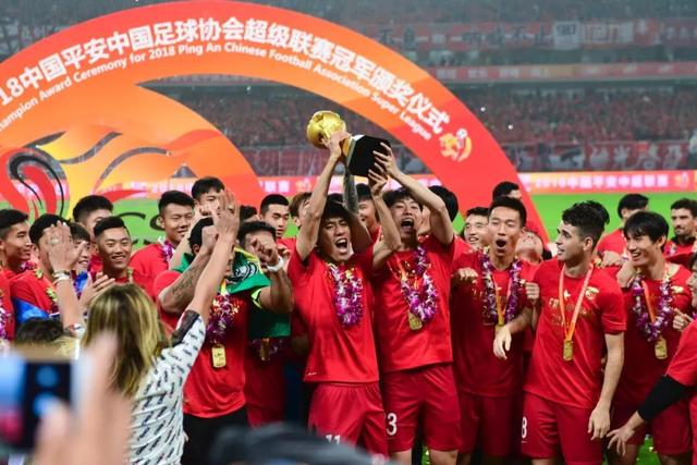 亚冠三连败中看到改变 改造中的海港还得多练！